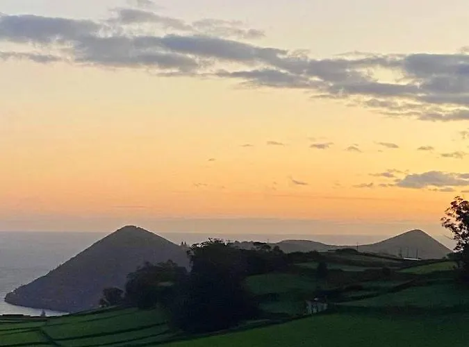 Spacious House With Sea View In * Angra do Heroísmo