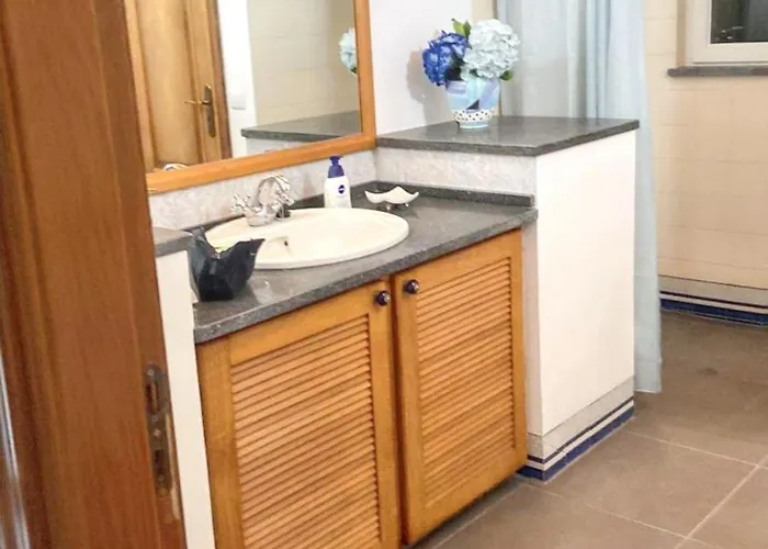 Prázdninový dům Spacious House With Sea View In *