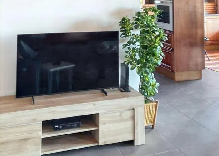 Spacious House With Sea View In Prázdninový dům *