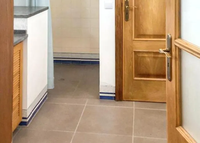 Spacious House With Sea View In