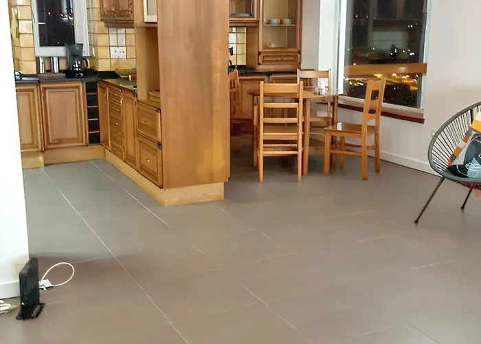 Prázdninový dům Spacious House With Sea View In *