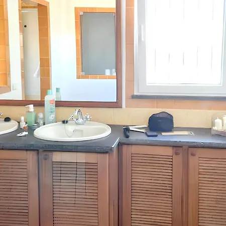 Spacious House With Sea View In Angra do Heroísmo