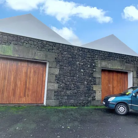 Spacious House With Sea View In Prázdninový dům