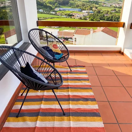 Spacious House With Sea View In Angra do Heroísmo