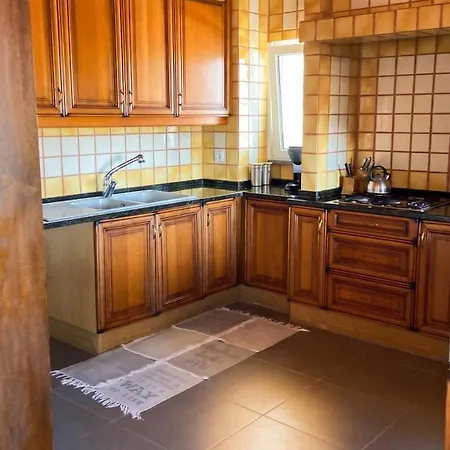 Spacious House With Sea View In Casa de Férias