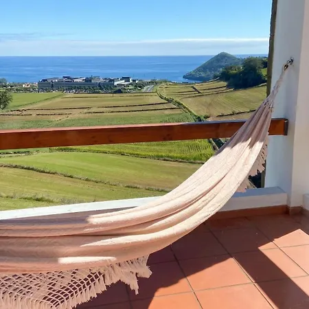 Casa de Férias Spacious House With Sea View In Angra do Heroísmo